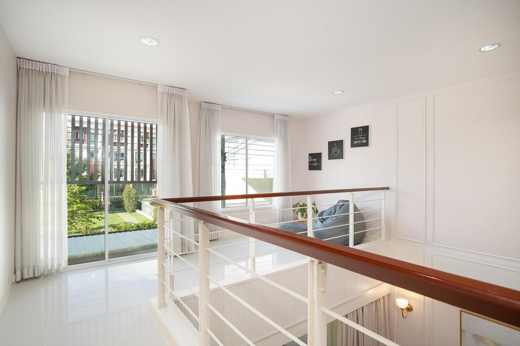 Villa Latkrabangbishome Near Suvarnabhumi Airport ลาดกระบังบิซโฮม