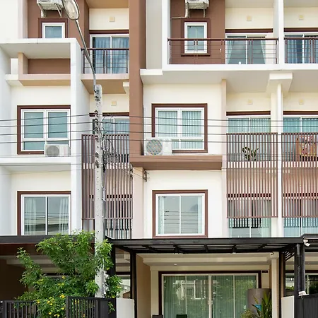 Latkrabangbishome Near Suvarnabhumi Airport ลาดกระบังบิซโฮม Bangkok Exterior photo